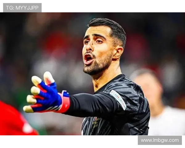 半高球失误莫拉塔点球太随意被科斯塔轻松化解引热议赛后争议不断